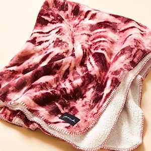 Victoria Secret Pink Spiral Tie Dye Sherpa Blanket